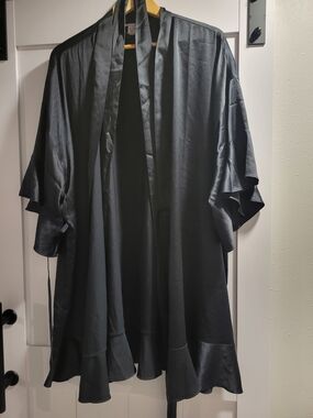 Victoria's Secret Women's Black Satin Robe